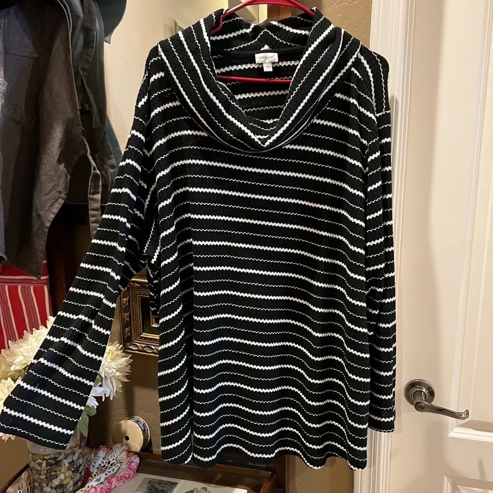 Avenue Striped Black White Cowl Neck Waffle Knit Tunic Sweater Women's Sz 30/32